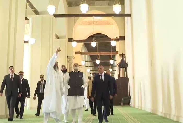 PM Modi visits Al Hakim Mos