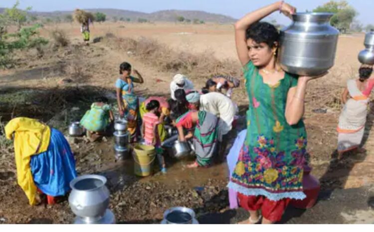  बिहार में आकाश से बरस रही आग,8 जिलों में पानी के लिए मची हाहाकार,जमीन से 50 फीट  नीचे पहुंचा पानी