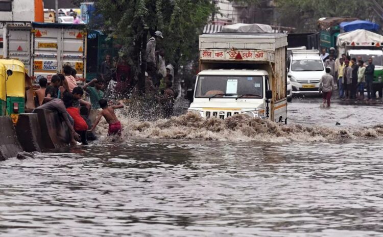  बिहार में भारी बारिश के वजह से आ सकती है बाढ़,मौसम विभाग ने लोगों को किया अलर्ट