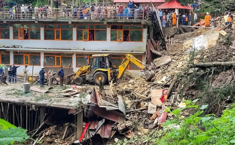 हिमाचल आपदा क्षेत्र घोषित,17000 स्थानों पर लैंड स्लाइड का खतरा