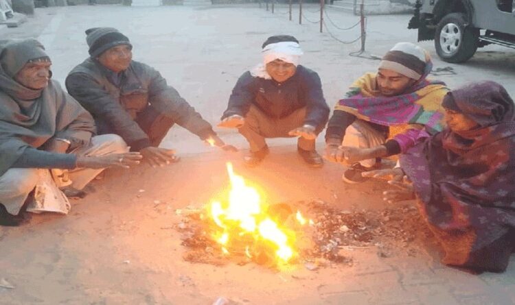  बिहार में ठंड के साथ शीतलहरी ने मचाई तूफान,कई जिलों में 10 डिग्री के नीचे हुआ पारा