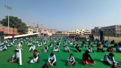  राजस्थान में विरोध और विवाद के बीच स्कूलों में हुआ सूर्य नमस्कार का आयोजन,मुस्लिम छात्र-छात्राएं भी हुए शामिल