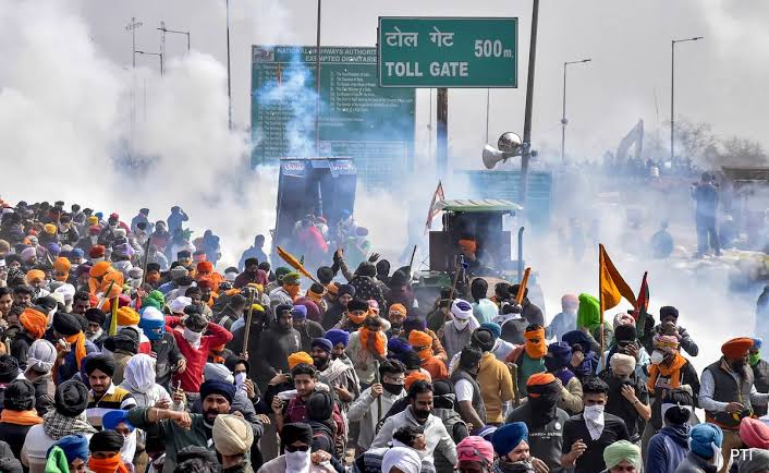  किसान आंदोलन को लेकर सरकार ने लिया बड़ा फैसला,शंभू बॉर्डर पर उपद्रव करने वाले किसानों का रद्द होगा वीजा पासपोर्ट