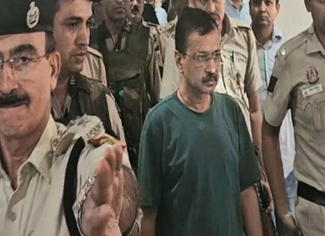 सीएम केजरीवाल ने दिल्ली हाई कोर्ट में दी चुनौती,CBI की ओर से की गई गिरफ्तारी से जुड़ा है मामला