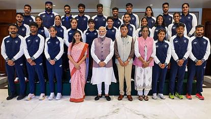  ओलंपिक के लिए खिलाड़ियों की रवानगी से पहले पीएम मोदी ने आज सबसे की मुलाकात,सफलता के लिए दिया टिप्स