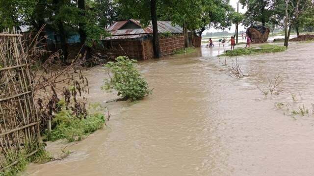  बिहार में सात नदियां पहुंची उफान पर,मुजफ्फरपुर समेत कई क्षेत्रों में घरों में घुसा पानी