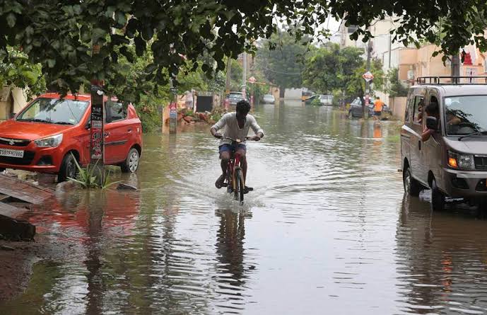  बिहार में बदला मौसम का रुख,आने वाले 4 दिनों तक जारी रह सकती है मूसलाधार बारिश