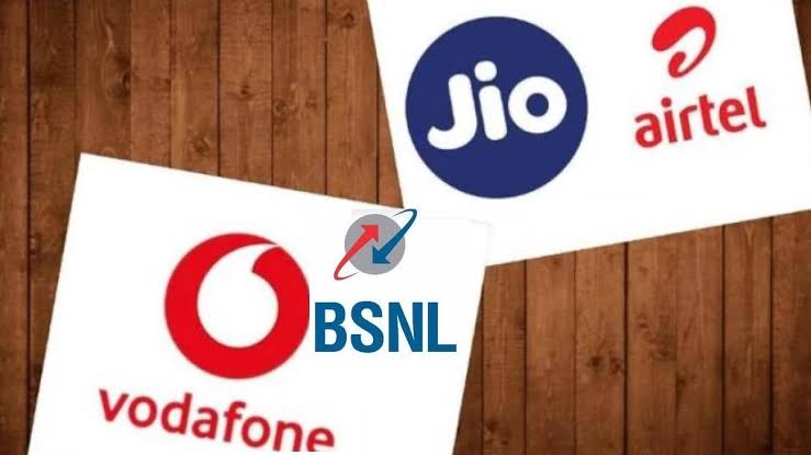  BSNL ने जियो,एयरटेल और VI की बढ़ाई टेंशन,लॉन्च किया सबसे कम दाम का 300 दिनों की वैलिडिटी वाला प्लान